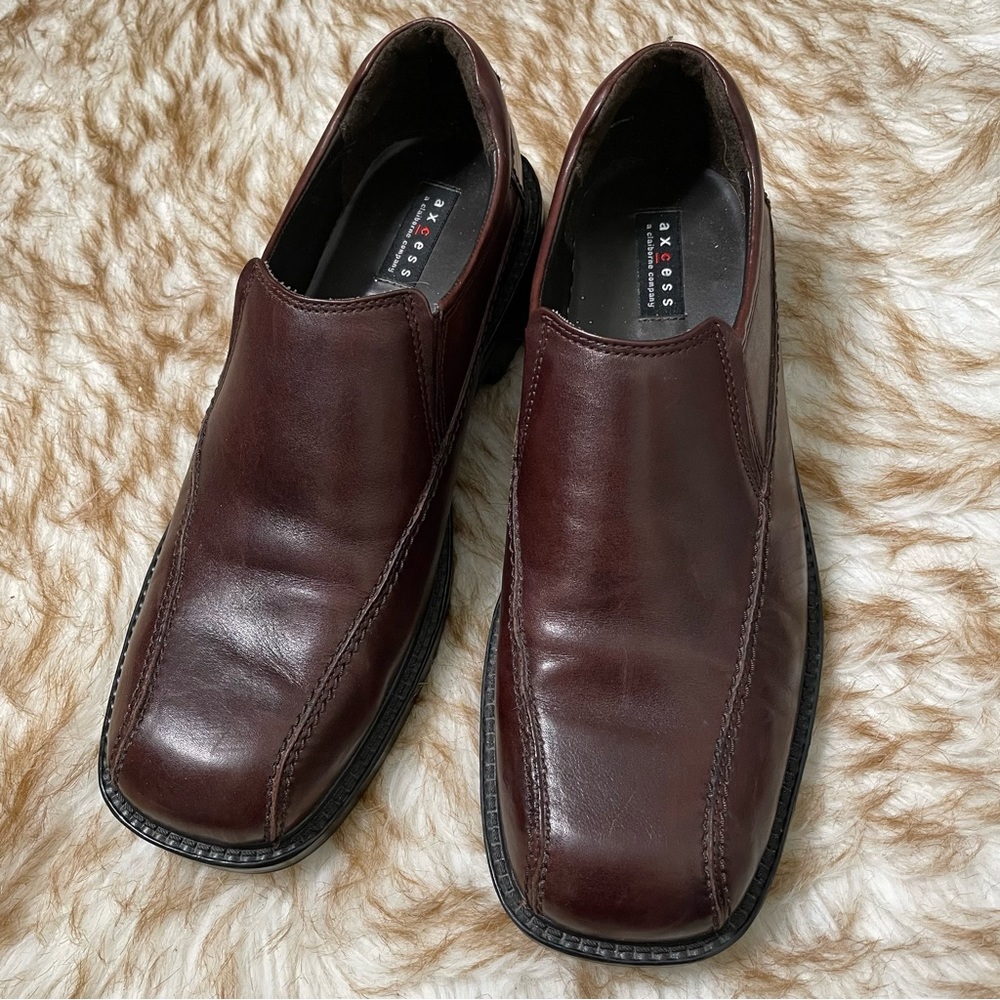 Axcess Liz Claiborne men’s leather loafer. Like new. Worn once.